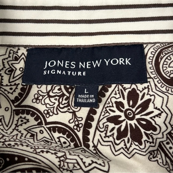 Jones New York Dark Brown and White Paisley Women’s Shirt with Striped Cuffs - Picture 3 of 11